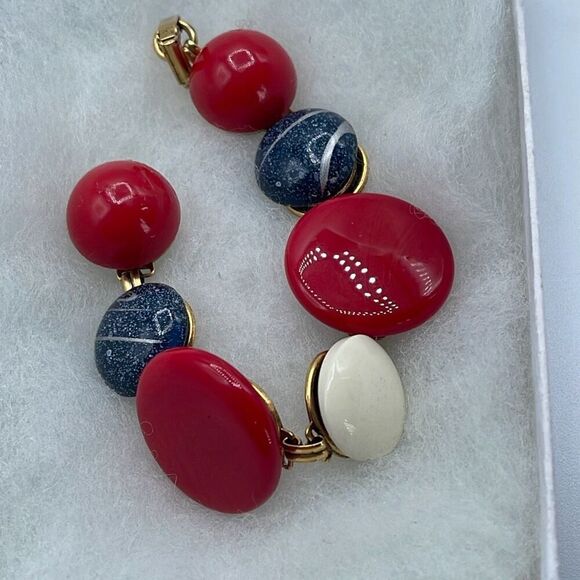 Vintage red white blue button style link bracelet. - Picture 1 of 9